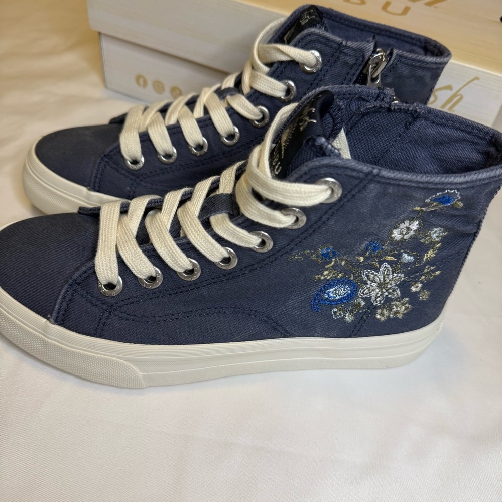 Blowfish Malibu Navy Embroidered HighTop Canvas Sneakers Zip Up Boho Cottagecore
